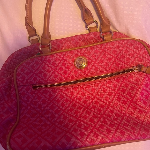 Tommy Hilfiger - Picture 1 of 3